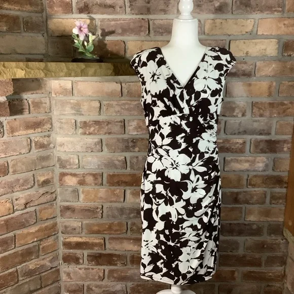 LAUREN RALPH LAUREN V-Neck Sleeveless Dark Brown/White Floral Dress - Picture 1 of 10